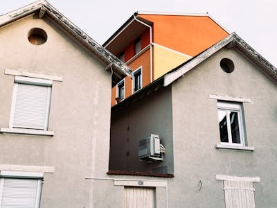 Expert en fermetures motorisées : sécurité et confort à la clé